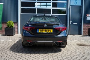 45087696-7.jpg