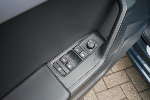 47369831-14.jpg