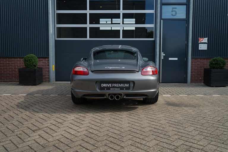 47507857-9.jpg