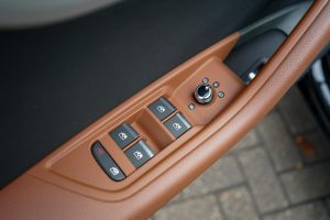 48368731-15.jpg