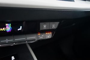 52339461-26.jpg