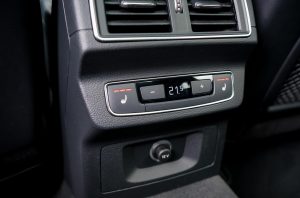52562902-20.jpg