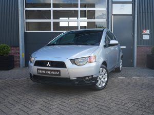 54190667-1.jpg
