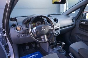 54190667-4.jpg